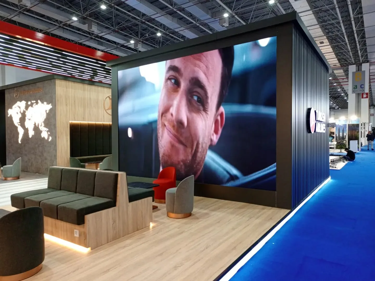 İzmir fuar standı LED ekran kurulumu